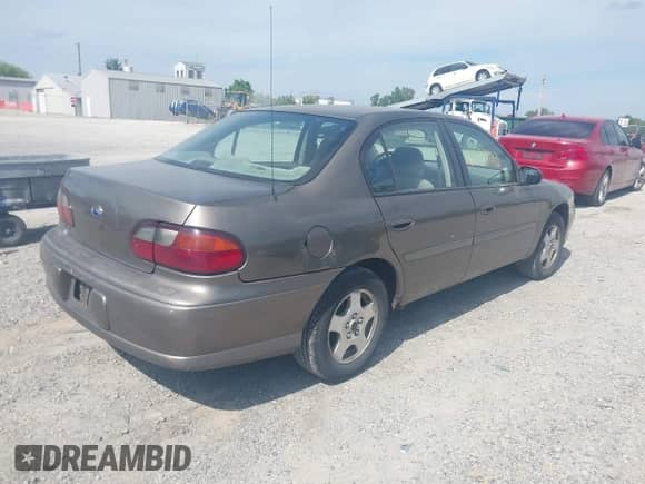 2002 Chevrolet Malibu с VIN 1G1ND52J72M613735, выставлен на аукционе IAAI как лот 42898193 с пробегом 249 408 миль миль и . История ставок и продаж доступна на DreamBid. Изображение 4.