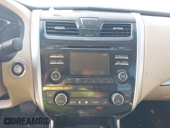 2015 Nissan Altima S z VIN 1N4AL3AP3FC481352, wystawiony jako IAAI lot #40611943 z przebiegiem 148 328 mil mil oraz . Historia ofert i sprzedaży dostępna na DreamBid. Obrazek 17.