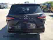 2024 Toyota Sienna Platinum с VIN 5TDERKEC0RS187244, выставлен на аукционе Copart как лот 52601025 с пробегом 11 881 миль миль и Списание • Salvage title. История ставок и продаж доступна на DreamBid. Изображение 6.