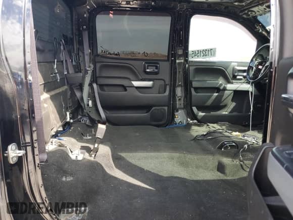 2015 Chevrolet Silverado 2500HD LTZ z VIN 1GC1KWE86FF110363, wystawiony jako Copart lot #71321545 z przebiegiem Nie podano mil oraz Szkoda całkowita • Salvage title. Historia ofert i sprzedaży dostępna na DreamBid. Obrazek 10.