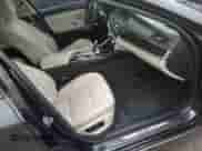 2013 BMW 5 Series 528i xDrive с VIN WBAXH5C58DD108695, выставлен на аукционе IAAI как лот 42760426 с пробегом 105 680 миль миль и . История ставок и продаж доступна на DreamBid. Изображение 5.