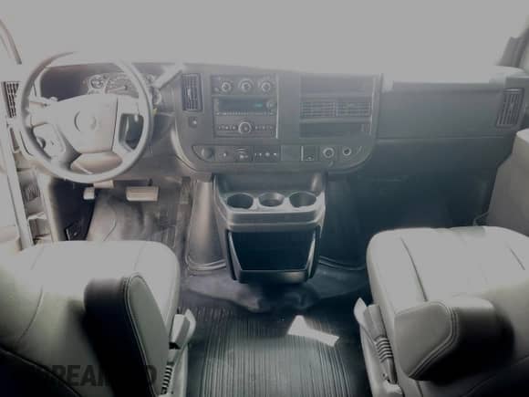 2018 Chevrolet Express Cargo с VIN 1GCWGAFG0J1178549, выставлен на аукционе Copart как лот 67109685 с пробегом 170 784 миль миль и На запчасти • Non repairable. История ставок и продаж доступна на DreamBid. Изображение 8.