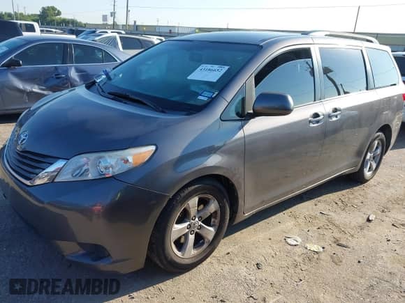2017 Toyota Sienna LE with VIN 5TDKZ3DC6HS808088, listed as a IAAI auction lot 43186652 with 239,768 mi miles and . Bid and sale history available at DreamBid. Image 17.