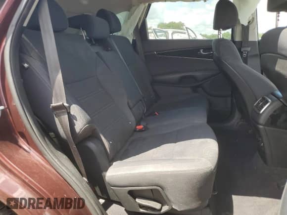 2018 Kia Sorento LX z VIN 5XYPGDA30JG377045, wystawiony jako Copart lot #70025135 z przebiegiem Nie podano mil oraz Nie do naprawy • Non repairable. Historia ofert i sprzedaży dostępna na DreamBid. Obrazek 11.