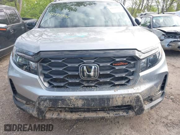 2023 Honda Passport TrailSport с VIN 5FNYF8H6XPB044222, выставлен на аукционе IAAI как лот 42134331 с пробегом 19 026 миль миль и . История ставок и продаж доступна на DreamBid. Изображение 13.