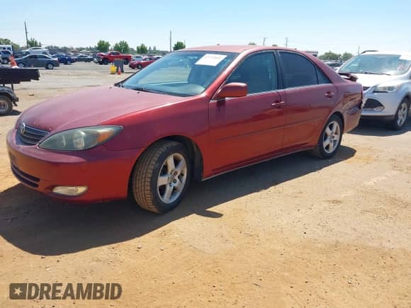 2002 Toyota Camry LE z VIN JTDBE32KX20132776, wystawiony jako IAAI lot #42732005 z przebiegiem 230 545 mil mil oraz . Historia ofert i sprzedaży dostępna na DreamBid. Obrazek 2.