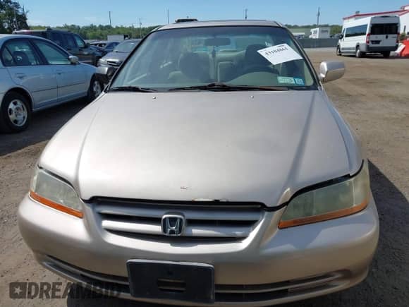 2002 Honda Accord SE z VIN 1HGCG66882A157153, wystawiony jako IAAI lot #43104861 z przebiegiem 354 279 mil mil oraz . Historia ofert i sprzedaży dostępna na DreamBid. Obrazek 6.