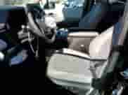 2025 Toyota Sienna XLE z VIN 5TDJSKFC2SS198544, wystawiony jako Copart lot #84909165 z przebiegiem Nie podano mil oraz Szkoda całkowita • Salvage title. Historia ofert i sprzedaży dostępna na DreamBid. Obrazek 7.