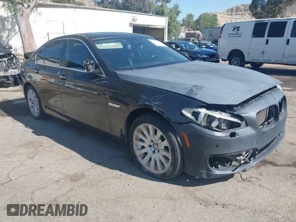 2015 BMW 5 Series 550i с VIN WBAKN9C53FD682327, выставлен на аукционе IAAI как лот 42314810 с пробегом 131 794 миль миль и . История ставок и продаж доступна на DreamBid. Изображение 1.