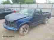 2003 Chevrolet S-10 LS с VIN 1GCCS14H338117395, выставлен на аукционе IAAI как лот 42517209 с пробегом 214 952 миль миль и . История ставок и продаж доступна на DreamBid. Изображение 18.