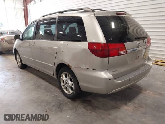 2004 Toyota Sienna XLE z VIN 5TDBA22C14S028367, wystawiony jako IAAI lot #43364798 z przebiegiem 268 857 mil mil oraz . Historia ofert i sprzedaży dostępna na DreamBid. Obrazek 3.