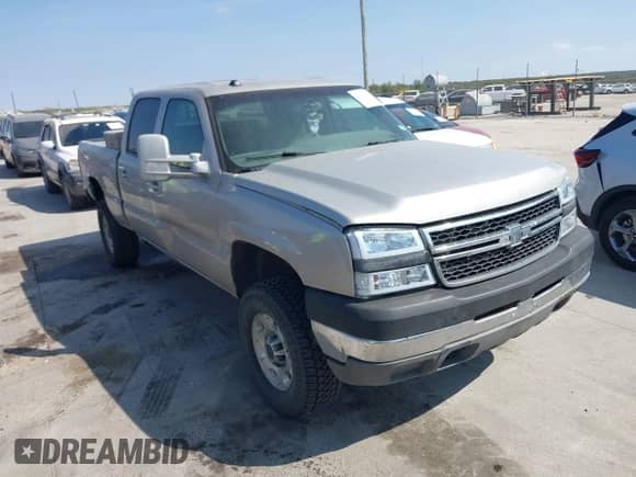 2005 Chevrolet Silverado 2500HD LS с VIN 1GCHC232X5F869342, выставлен на аукционе IAAI как лот 43523055 с пробегом 186 980 миль миль и . История ставок и продаж доступна на DreamBid. Изображение 1.