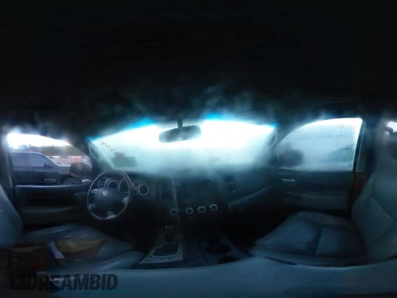 2010 Toyota Tundra Limited z VIN 5TFFY5F13AX084808, wystawiony jako IAAI lot #43402525 z przebiegiem 338 926 mil mil oraz . Historia ofert i sprzedaży dostępna na DreamBid. Obrazek 18.