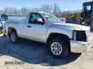 2013 Chevrolet Silverado 1500 Work Truck z VIN 1GCNCPEX3DZ207639, wystawiony jako Copart lot #46186205 z przebiegiem 90 411 mil mil oraz Szkoda całkowita • Salvage title. Historia ofert i sprzedaży dostępna na DreamBid. Obrazek 4.