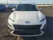 2022 Hyundai Kona SEL с VIN KM8K32AB9NU817569, выставлен на аукционе Copart как лот 80267555 с пробегом 39 745 миль миль и На запчасти • Non repairable. История ставок и продаж доступна на DreamBid. Изображение 5.