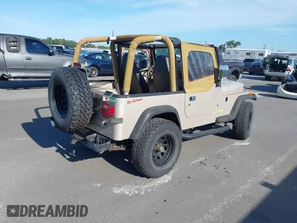 1995 Jeep Wrangler S с VIN 1J4FY19P5SP276994, выставлен на аукционе IAAI как лот 43108551 с пробегом 133 225 миль миль и . История ставок и продаж доступна на DreamBid. Изображение 4.