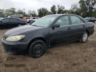 2005 Toyota Camry STD with VIN 4T1BE32KX5U405921, listed as a Copart auction lot 82432615 with 169,419 mi miles and Clean title. Bid and sale history available at DreamBid. Image 1.