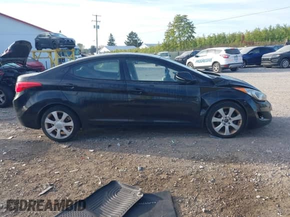 2013 Hyundai Elantra Limited с VIN 5NPDH4AE1DH215178, выставлен на аукционе IAAI как лот 43364964 с пробегом 121 465 миль миль и . История ставок и продаж доступна на DreamBid. Изображение 13.