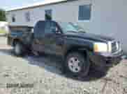 2006 Dodge Dakota SLT z VIN 1D7HW42K76S516107, wystawiony jako Copart lot #67971825 z przebiegiem 89 473 mil mil oraz Szkoda całkowita • Salvage title. Historia ofert i sprzedaży dostępna na DreamBid. Obrazek 4.