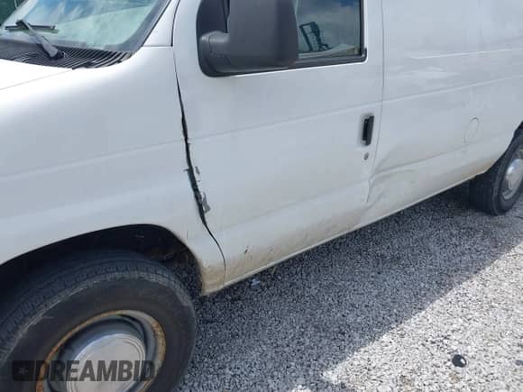 2006 Ford Econoline Cargo z VIN 1FTNS24W66HA70249, wystawiony jako IAAI lot #42640057 z przebiegiem 105 211 mil mil oraz . Historia ofert i sprzedaży dostępna na DreamBid. Obrazek 6.