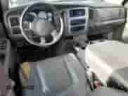 2004 Dodge 1500 ST z VIN 1D3HU18D64J204068, wystawiony jako Copart lot #79738454 z przebiegiem 199 372 mil mil oraz Szkoda całkowita • Salvage title. Historia ofert i sprzedaży dostępna na DreamBid. Obrazek 8.