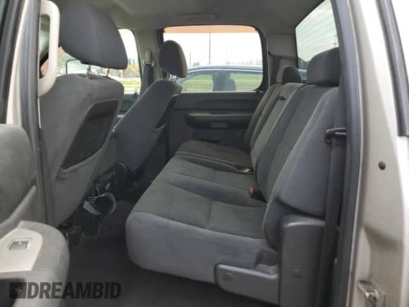 2007 Chevrolet Silverado 2500HD 1LT с VIN 1GCHK23KX7F539402, выставлен на аукционе Copart как лот 52713114 с пробегом 283 083 миль миль и Чистый • Clean title. История ставок и продаж доступна на DreamBid. Изображение 10.
