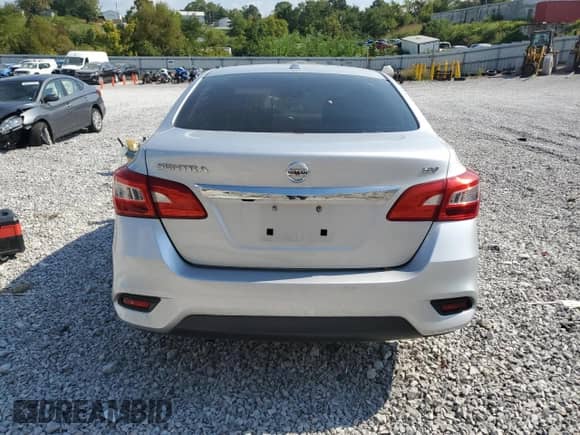 2019 Nissan Sentra SV z VIN 3N1AB7AP8KY418997, wystawiony jako Copart lot #71840035 z przebiegiem 122 739 mil mil oraz Szkoda całkowita • Salvage title. Historia ofert i sprzedaży dostępna na DreamBid. Obrazek 6.