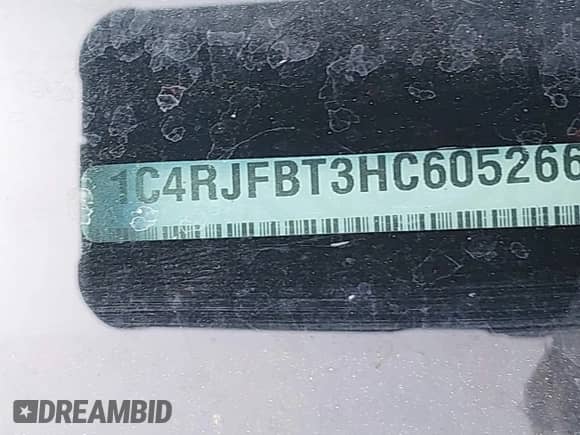 2017 Jeep Grand Cherokee Limited z VIN 1C4RJFBT3HC605266, wystawiony jako IAAI lot #42533207 z przebiegiem 147 674 mil mil oraz . Historia ofert i sprzedaży dostępna na DreamBid. Obrazek 18.