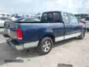 2004 Ford F-150 XL z VIN 2FTRX17264CA53784, wystawiony jako IAAI lot #42443644 z przebiegiem 194 796 mil mil oraz . Historia ofert i sprzedaży dostępna na DreamBid. Obrazek 4.