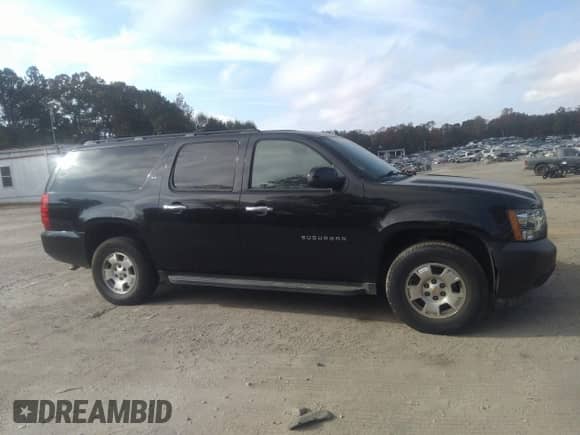 2010 Chevrolet Suburban LT z VIN 1GNUCJE01AR196820, wystawiony jako IAAI lot #40713946 z przebiegiem 234 838 mil mil oraz . Historia ofert i sprzedaży dostępna na DreamBid. Obrazek 13.