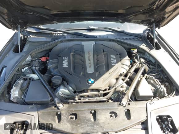 2015 BMW 5 Series 550i с VIN WBAKN9C56FD961562, выставлен на аукционе IAAI как лот 42523294 с пробегом 49 889 миль миль и . История ставок и продаж доступна на DreamBid. Изображение 10.