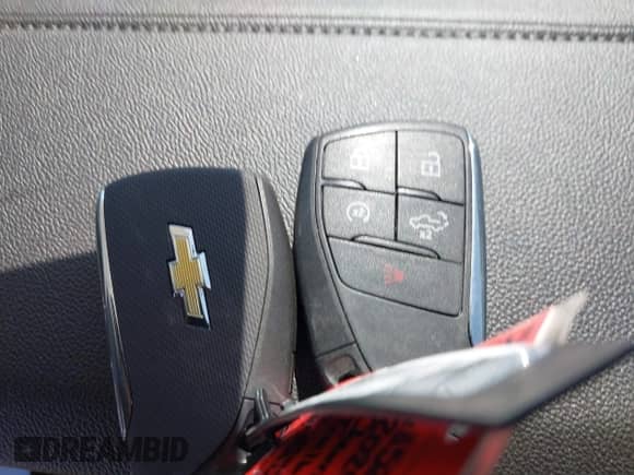 2024 Chevrolet Silverado 1500 LT Trail Boss z VIN 3GCUDFED4RG208525, wystawiony jako IAAI lot #42239130 z przebiegiem 22 472 mil mil oraz . Historia ofert i sprzedaży dostępna na DreamBid. Obrazek 11.