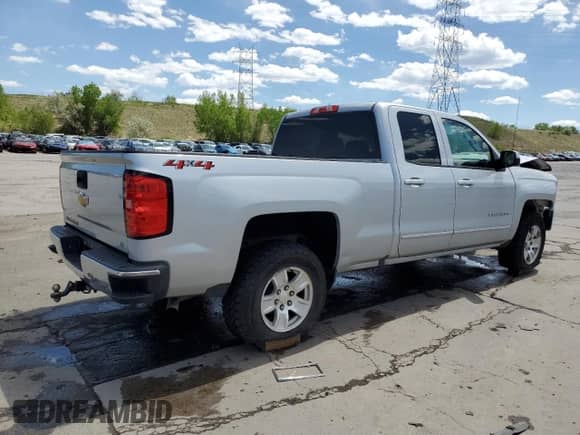 2018 Chevrolet Silverado 1500 LT z VIN 1GCVKREC0JZ180388, wystawiony jako Copart lot #56705505 z przebiegiem 113 827 mil mil oraz Szkoda całkowita • Salvage title. Historia ofert i sprzedaży dostępna na DreamBid. Obrazek 3.