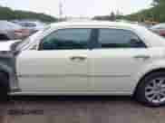 2010 Chrysler 300 Touring Signature с VIN 2C3CA5CV1AH136699, выставлен на аукционе IAAI как лот 43179075 с пробегом 169 711 миль миль и . История ставок и продаж доступна на DreamBid. Изображение 15.