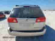 2010 Toyota Sienna XLE с VIN 5TDYK4CC3AS294874, выставлен на аукционе Copart как лот 85746225 с пробегом 178 594 миль миль и Списание • Salvage title. История ставок и продаж доступна на DreamBid. Изображение 6.