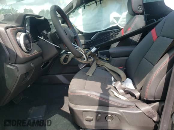 2025 Chevrolet Colorado 4WD Z71 с VIN 1GCPTDEK5S1137844, выставлен на аукционе Copart как лот 66662805 с пробегом Не указан миль и Чистый • Clean title. История ставок и продаж доступна на DreamBid. Изображение 7.