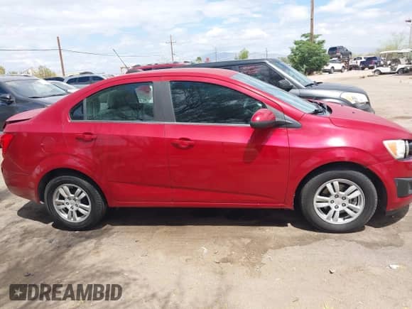 2015 Chevrolet Sonic LT с VIN 1G1JC5SB6F4130866, выставлен на аукционе IAAI как лот 42204368 с пробегом 96 747 миль миль и . История ставок и продаж доступна на DreamBid. Изображение 12.