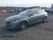 2017 Volvo S60 Inscription с VIN LYV402HKXHB137304, выставлен на аукционе IAAI как лот 41415830 с пробегом 140 598 миль миль и . История ставок и продаж доступна на DreamBid. Изображение 17.