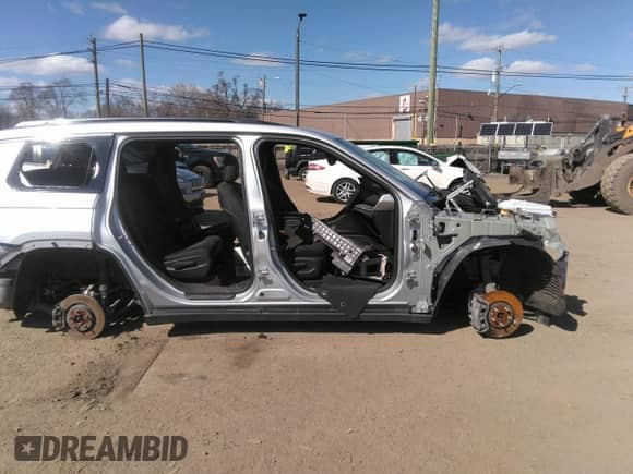 2024 Jeep Grand Cherokee Altitude z VIN 1C4RJKAG7R8515605, wystawiony jako IAAI lot #41898847 z przebiegiem Nie podano mil oraz . Historia ofert i sprzedaży dostępna na DreamBid. Obrazek 12.