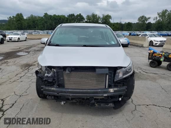2020 Kia Sedona L with VIN KNDMA5C19L6654884, listed as a Copart auction lot 67382795 with 105,407 mi miles and Salvage title. Bid and sale history available at DreamBid. Image 5.