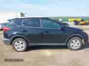 2015 Toyota RAV4 LE z VIN 2T3BFREV5FW259720, wystawiony jako IAAI lot #43195991 z przebiegiem 174 605 mil mil oraz . Historia ofert i sprzedaży dostępna na DreamBid. Obrazek 13.