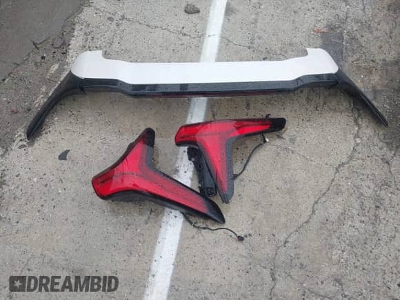 2024 Chevrolet Blazer EV eAWD LT с VIN 3GNKDBRJ0RS218750, выставлен на аукционе IAAI как лот 41735858 с пробегом 2 835 миль миль и . История ставок и продаж доступна на DreamBid. Изображение 12.