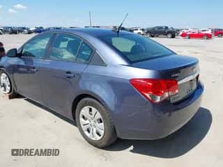 2014 Chevrolet Cruze LS z VIN 1G1PA5SH0E7356497, wystawiony jako IAAI lot #43368360 z przebiegiem 132 209 mil mil oraz . Historia ofert i sprzedaży dostępna na DreamBid. Obrazek 3.