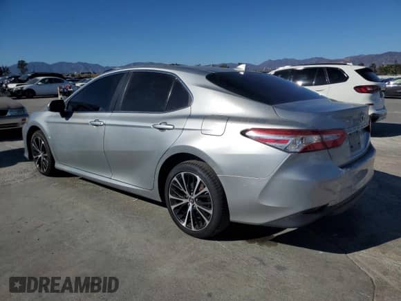 2019 Toyota Camry SE z VIN 4T1B11HK3KU268503, wystawiony jako Copart lot #71220275 z przebiegiem 105 038 mil mil oraz Szkoda całkowita • Salvage title. Historia ofert i sprzedaży dostępna na DreamBid. Obrazek 2.