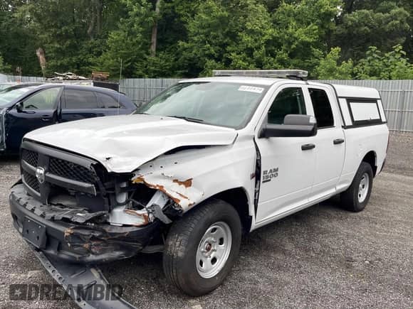 2023 Ram 1500 Tradesman z VIN 1C6RR7FT4PS588854, wystawiony jako Copart lot #64556685 z przebiegiem 24 403 mil mil oraz Szkoda całkowita • Salvage title. Historia ofert i sprzedaży dostępna na DreamBid. Obrazek 2.