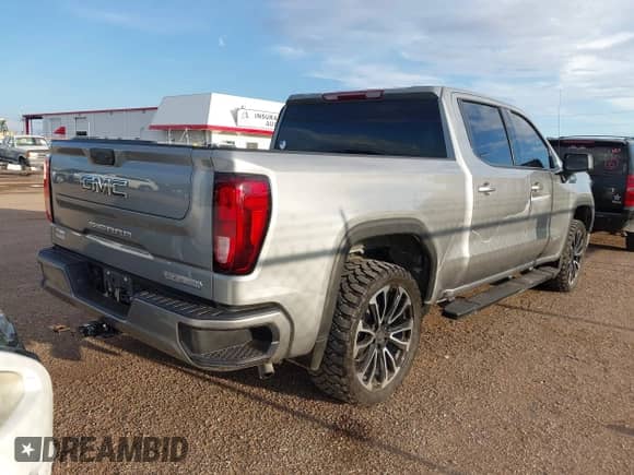 2024 GMC Sierra 1500 Elevation z VIN 3GTPHCED2RG397188, wystawiony jako IAAI lot #43208119 z przebiegiem 26 919 mil mil oraz . Historia ofert i sprzedaży dostępna na DreamBid. Obrazek 4.