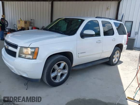 2008 Chevrolet Tahoe 3LT с VIN 1GNFC13098R140632, выставлен на аукционе IAAI как лот 42591186 с пробегом 249 852 миль миль и . История ставок и продаж доступна на DreamBid. Изображение 2.
