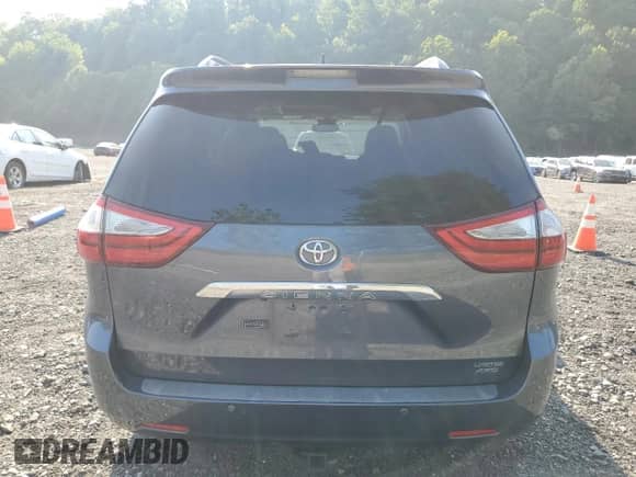 2014 Toyota Sienna Limited z VIN 5TDDK3DC0FS094839, wystawiony jako Copart lot #67808895 z przebiegiem 117 383 mil mil oraz Szkoda całkowita • Salvage title. Historia ofert i sprzedaży dostępna na DreamBid. Obrazek 6.