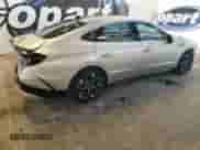 2025 Hyundai Sonata SEL с VIN KMHL64JA4SA486086, выставлен на аукционе Copart как лот 84370465 с пробегом 9 889 миль миль и Списание • Salvage title. История ставок и продаж доступна на DreamBid. Изображение 3.