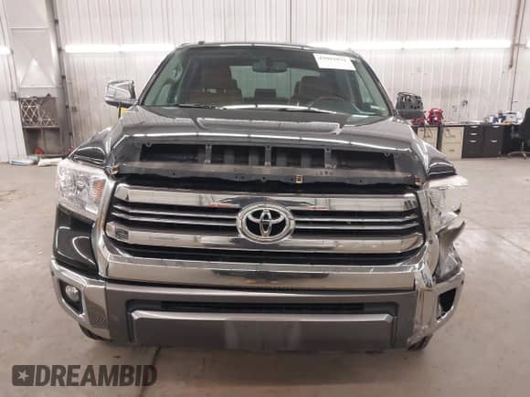 2017 Toyota Tundra Platinum с VIN 5TFAY5F12HX655824, выставлен на аукционе IAAI как лот 42902032 с пробегом 116 161 миль миль и . История ставок и продаж доступна на DreamBid. Изображение 13.